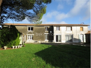 maison de village à la vente -   79200  GOURGE, surface 200 m2 vente maison de village - UBI453740096